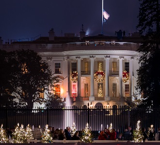 Capital Romance: Unforgettable Holiday Dates in Washington D.C.